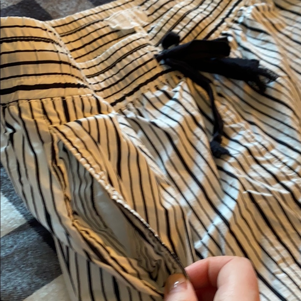 NWOT Lou & Grey Striped shorts - Picture 3 of 4